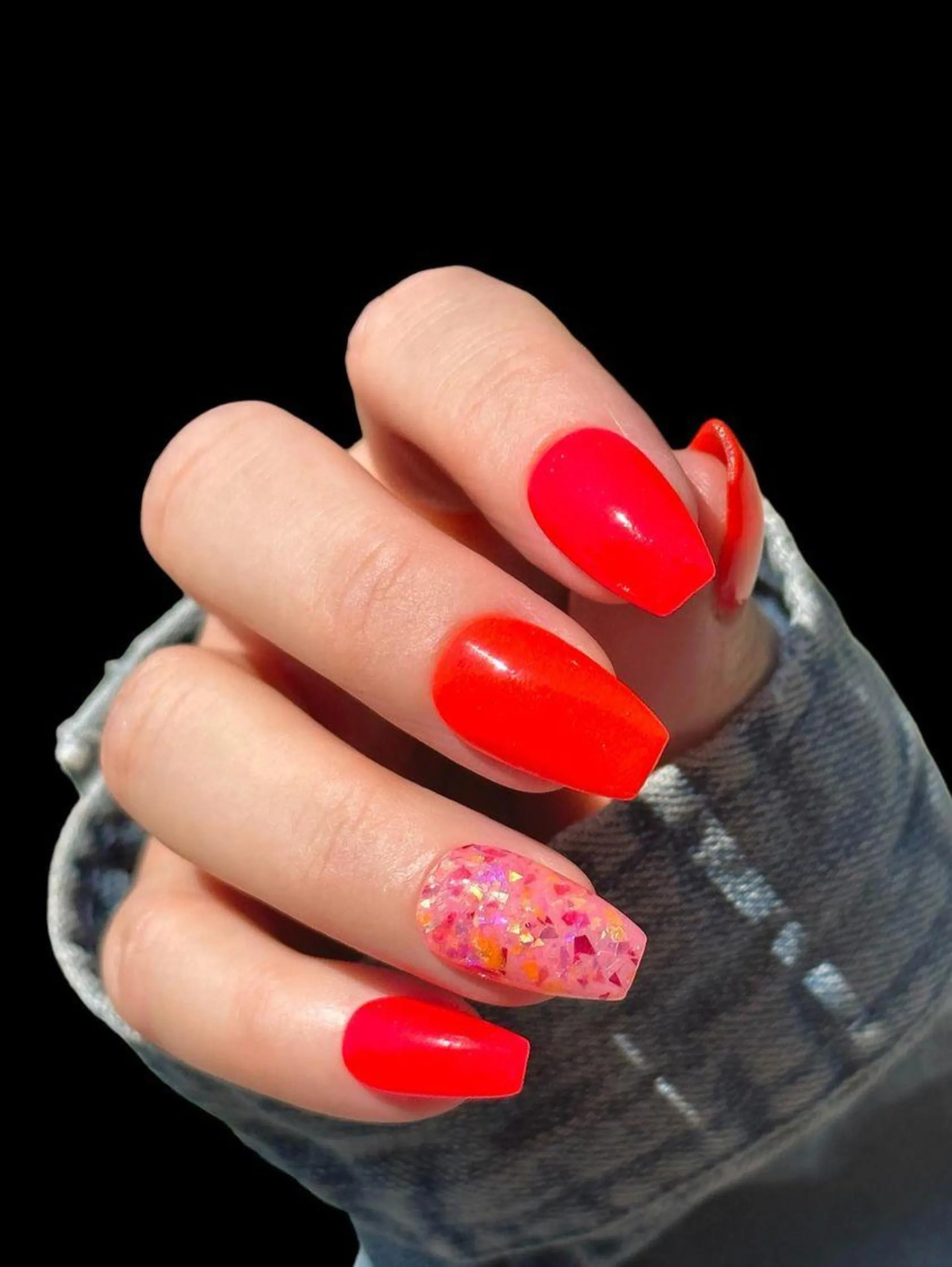 Allegra- Pink Thermal, Flakes Nail Dip Powder