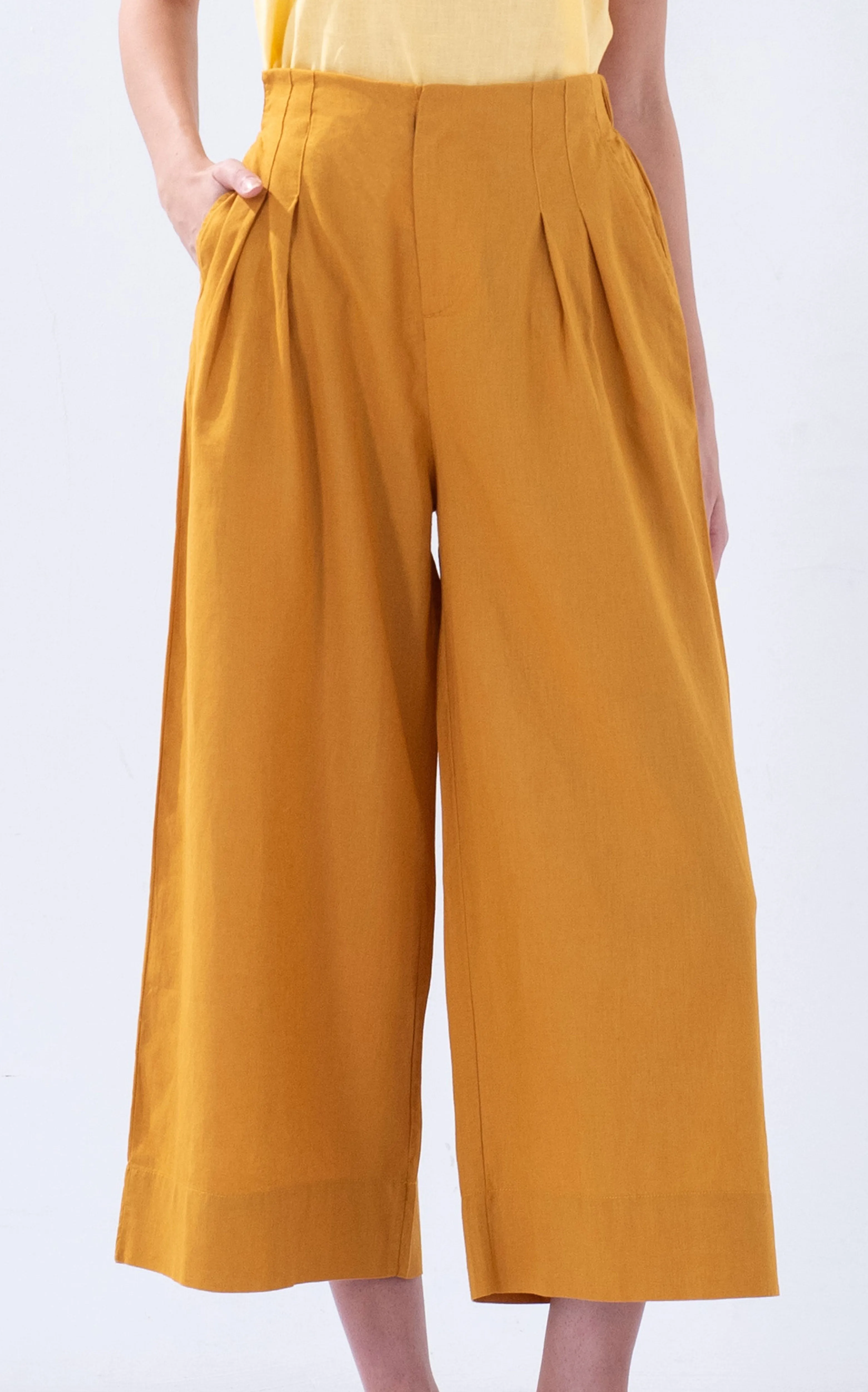 High-Waisted Linen Pants