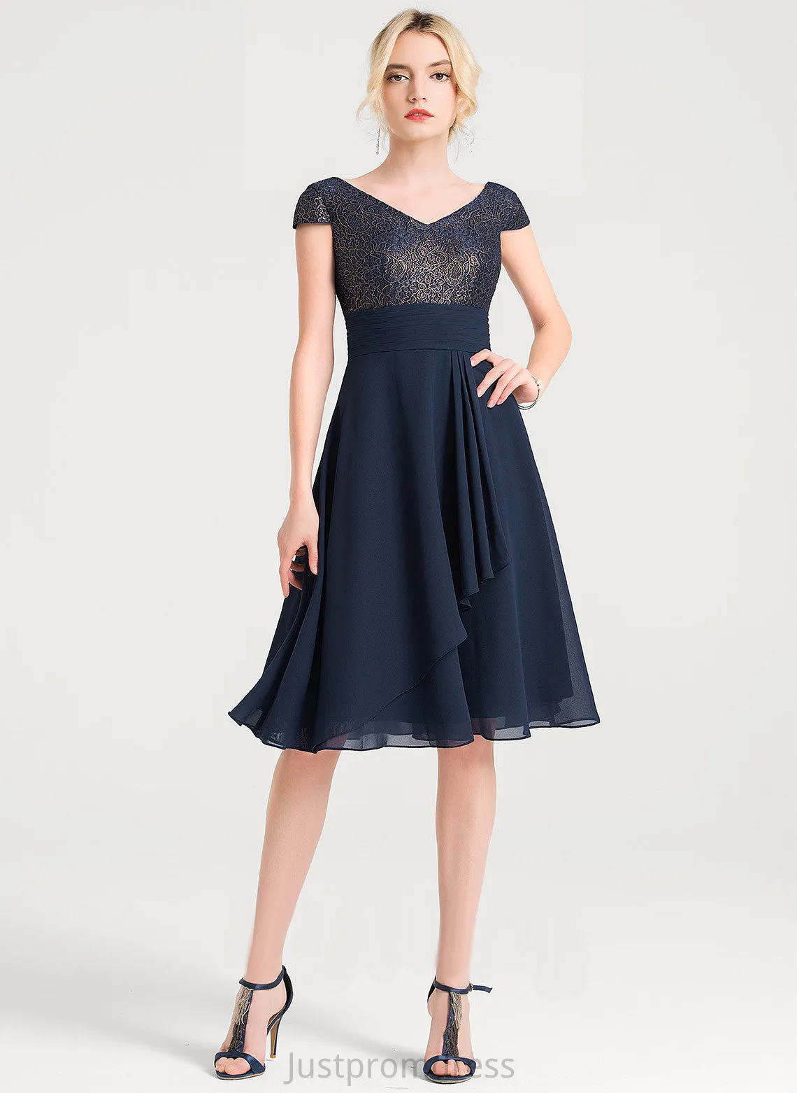 Knee-Length Chana Ruffles Cascading Cocktail Dresses Cocktail A-Line With Chiffon Lace V-neck Dress