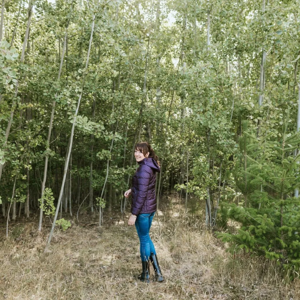 Lynn Women's 90/10 Packable Down Jacket - Midnight Plum