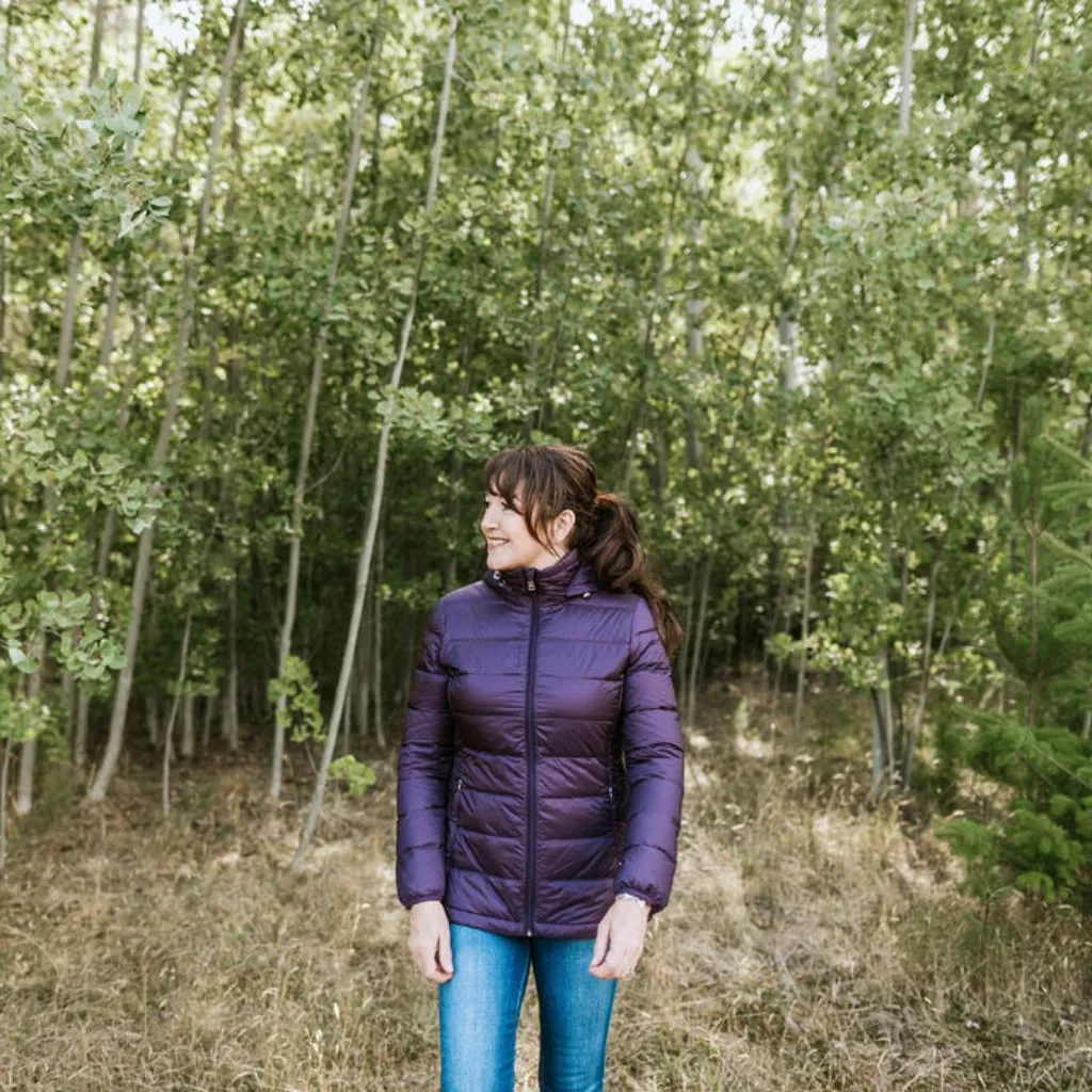Lynn Women's 90/10 Packable Down Jacket - Midnight Plum