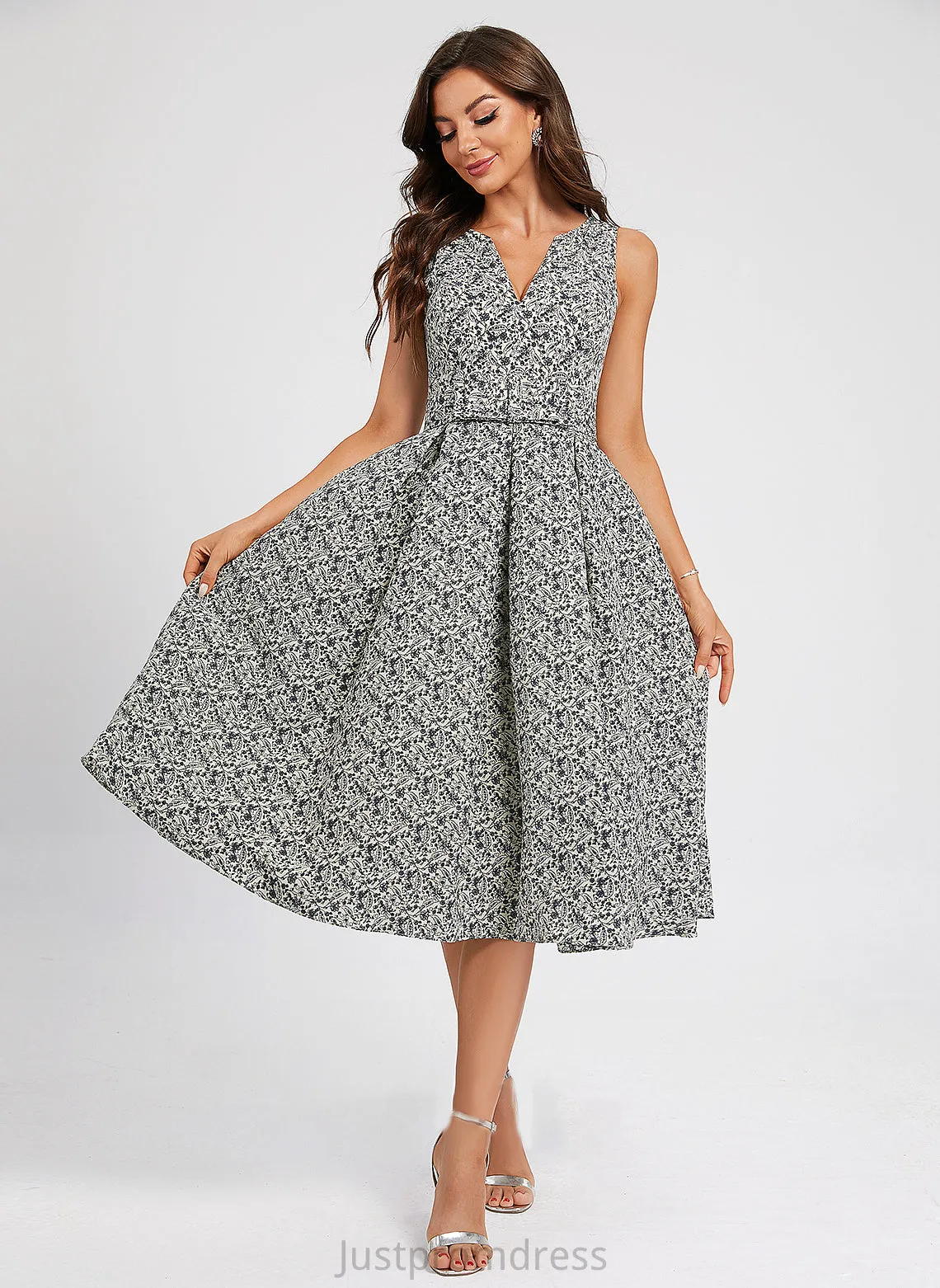 Pockets Cocktail Dresses V-neck Cocktail Satin With Bow(s) Dress A-Line Knee-Length Brianna