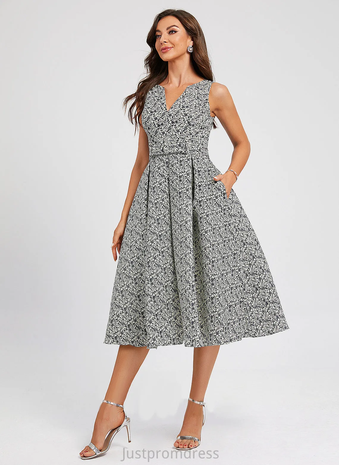 Pockets Cocktail Dresses V-neck Cocktail Satin With Bow(s) Dress A-Line Knee-Length Brianna
