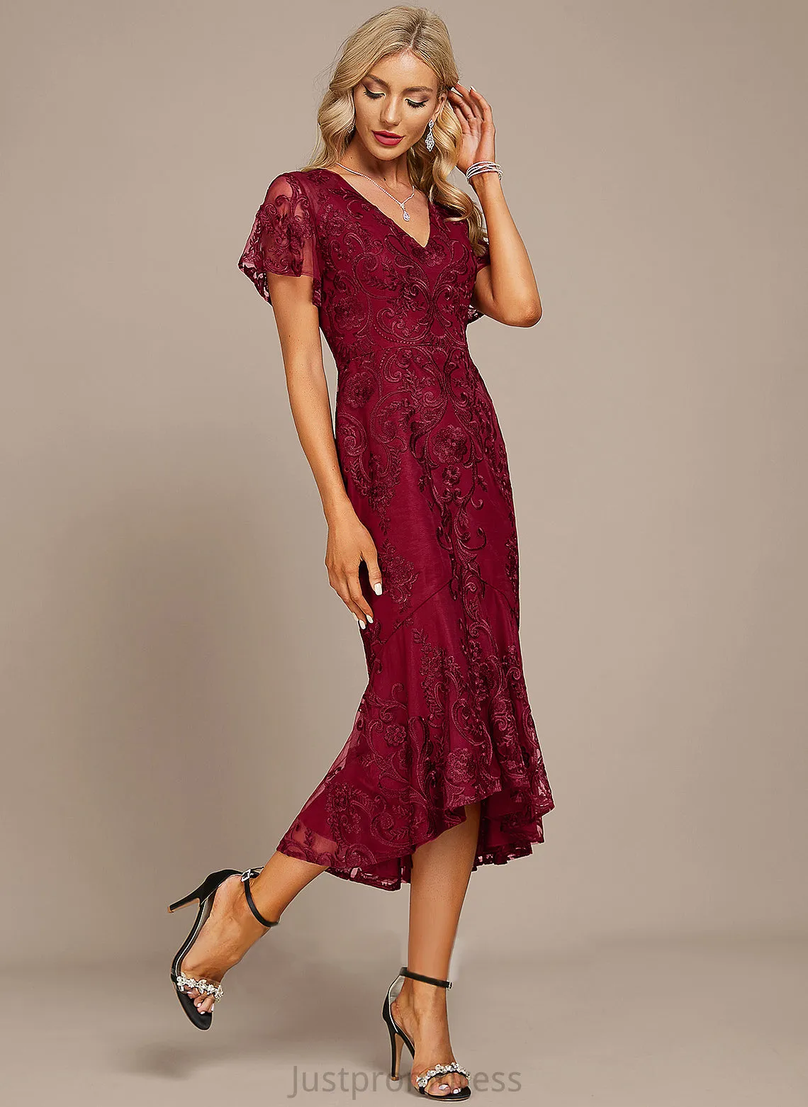 Rubi Asymmetrical V-neck Cocktail Dresses Dress Cocktail Trumpet/Mermaid Lace