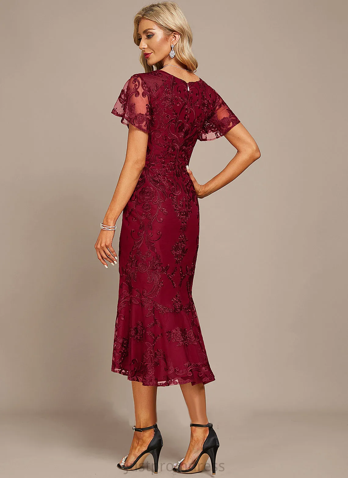 Rubi Asymmetrical V-neck Cocktail Dresses Dress Cocktail Trumpet/Mermaid Lace