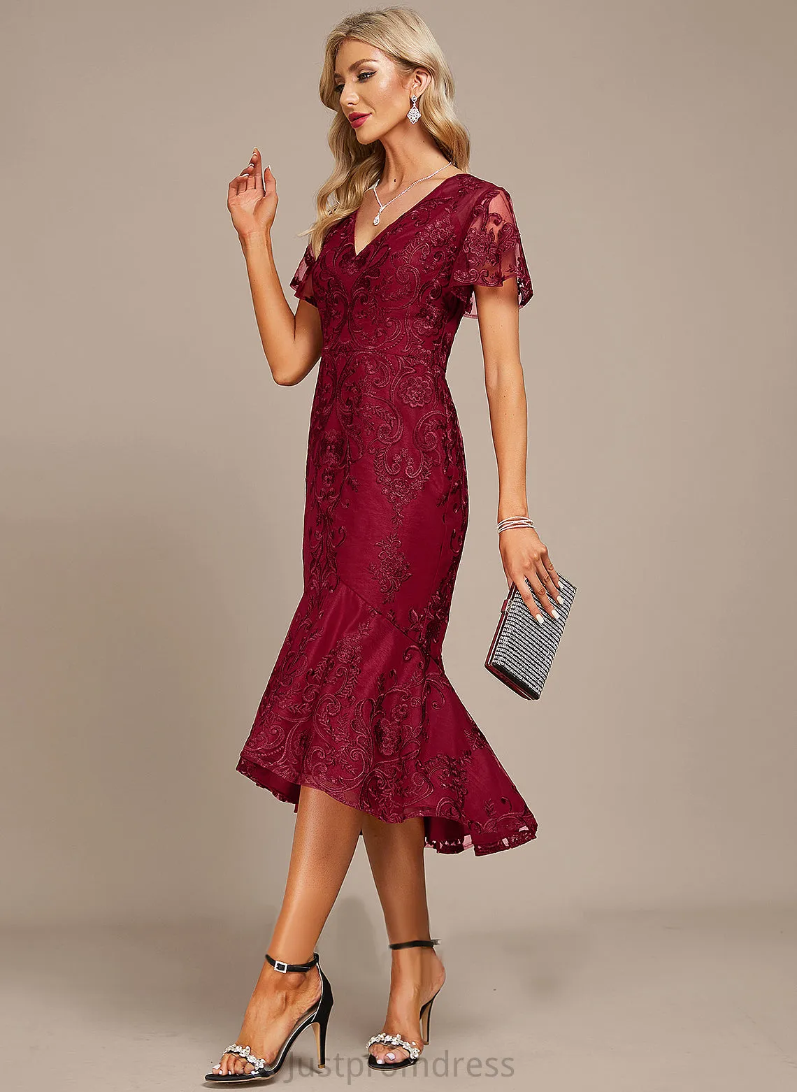 Rubi Asymmetrical V-neck Cocktail Dresses Dress Cocktail Trumpet/Mermaid Lace
