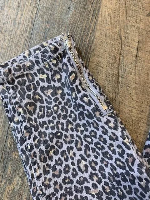 Victoria Leopard Ankle Jean